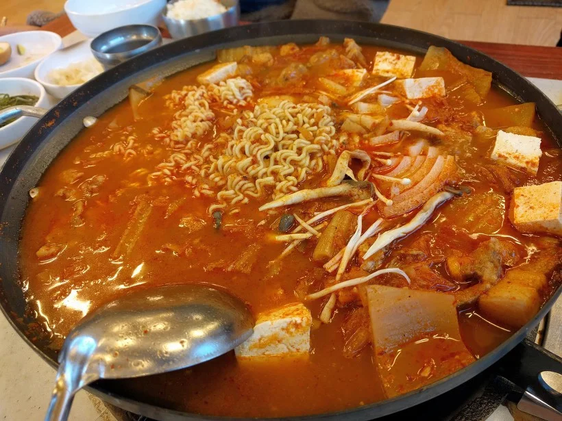 성수동 시골가마솥삼겹살 김치전골