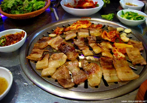 새벽 2시에 즐기는 삼겹살의 맛