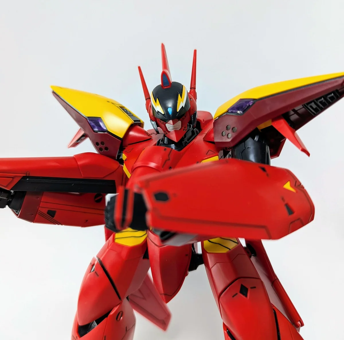 PLAMAX 1/72 VF-19 Custom Fire Valkyrie