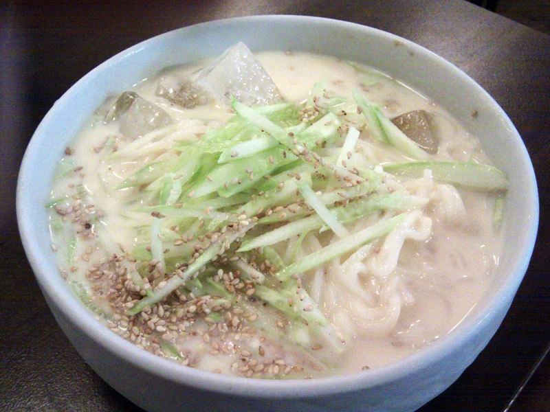 여름엔 콩국수